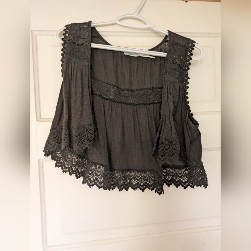 Kimchi Blue Black Lacy Boho Vest - Picture 1 of 1